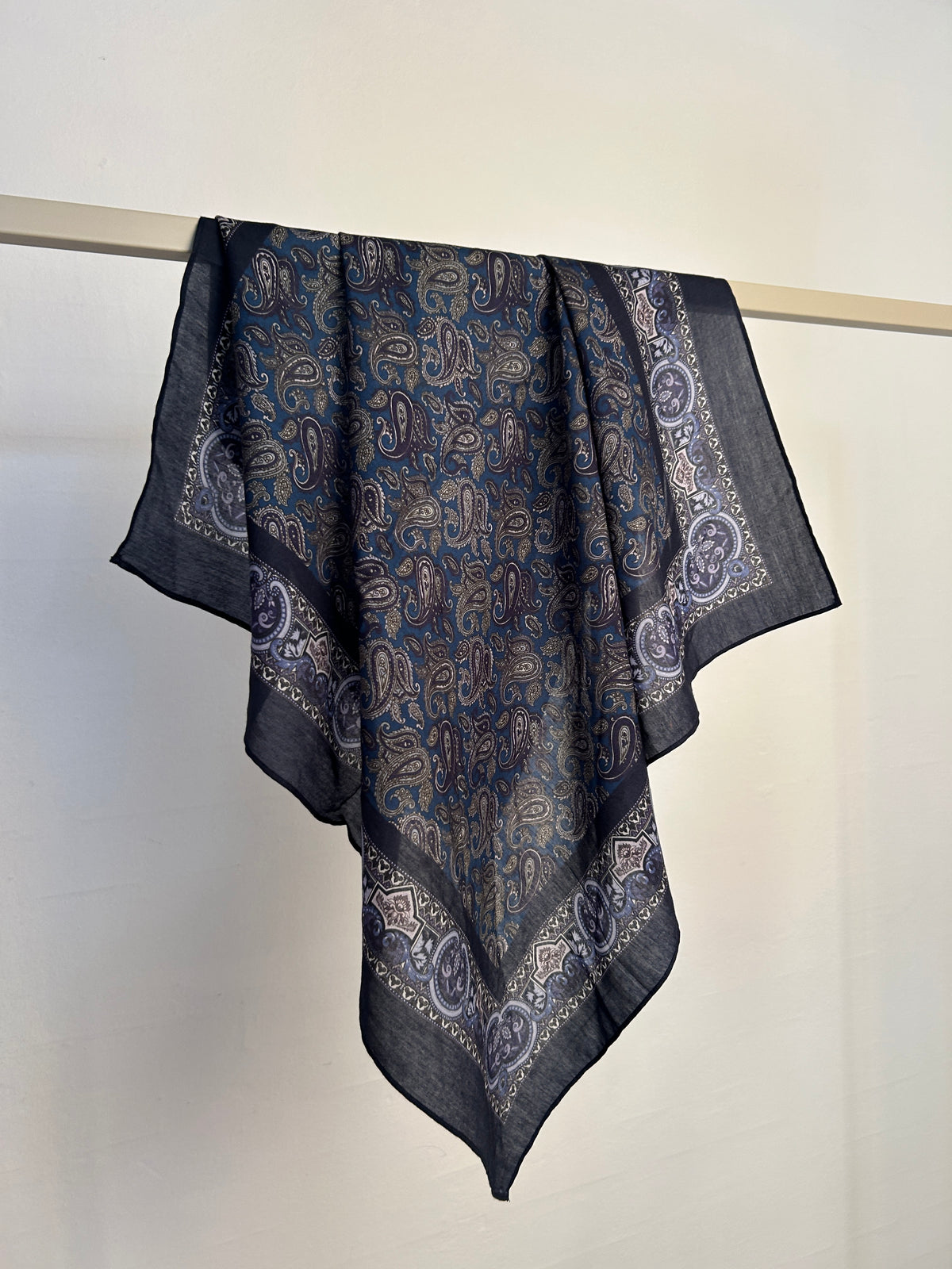 Scarf 70x70 cm no. 5419