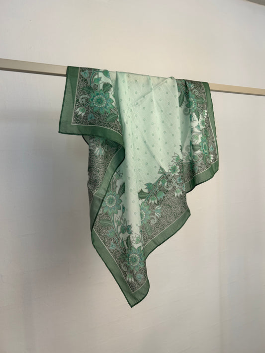 Scarf 70x70 cm no. 5423