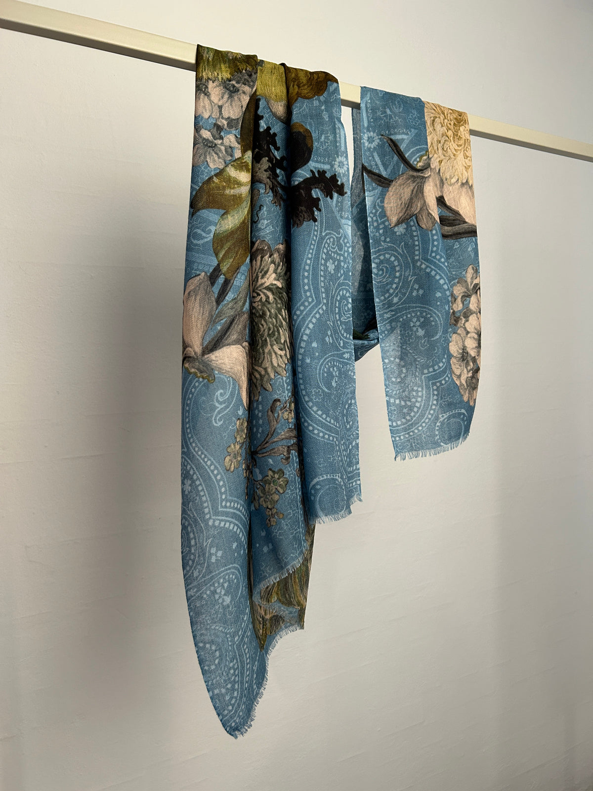Scarf 70x190 cm no. 5437