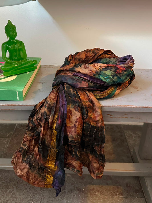 AK16 scarf