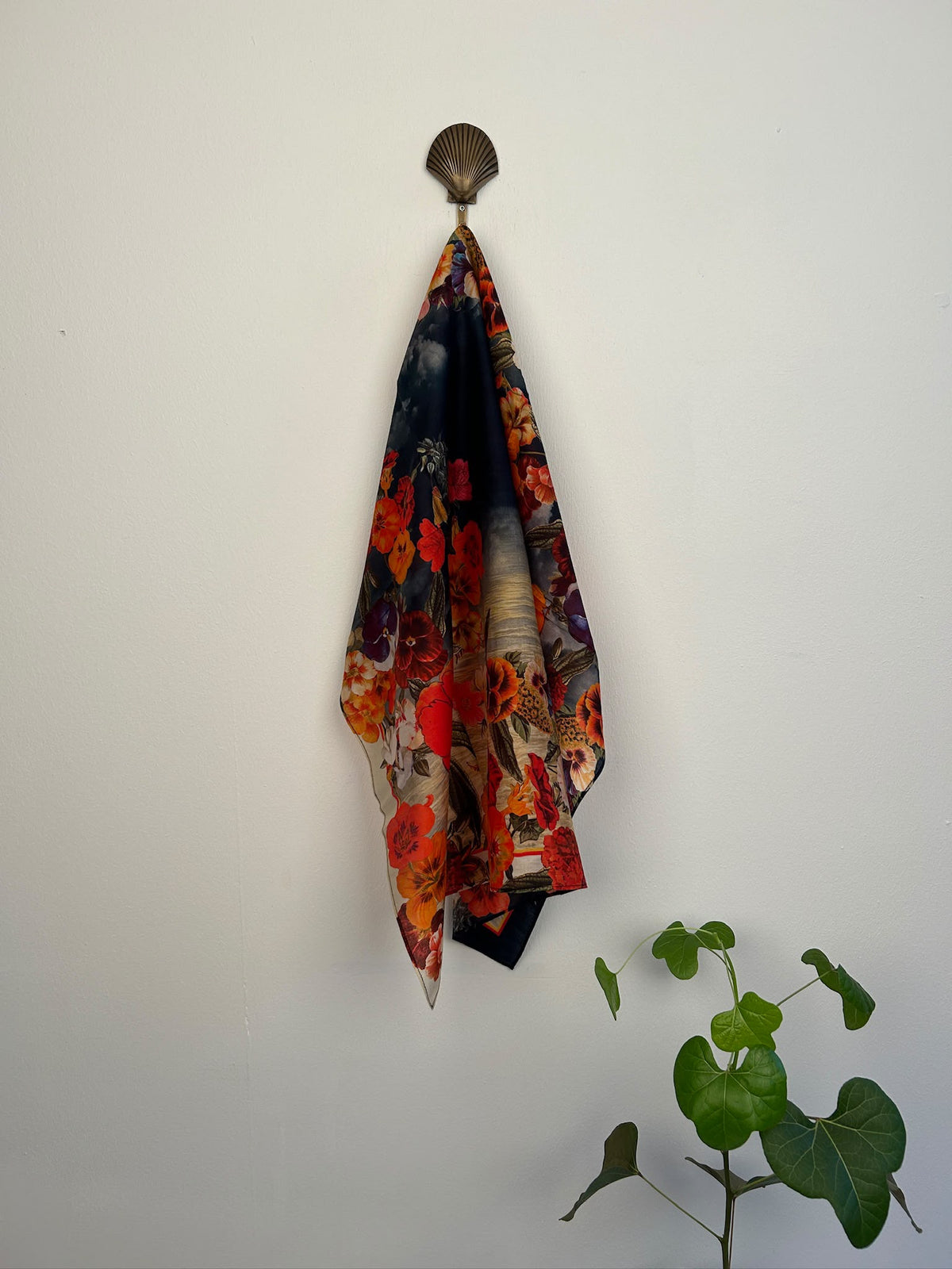 Scarf 70x70 cm no. 6044