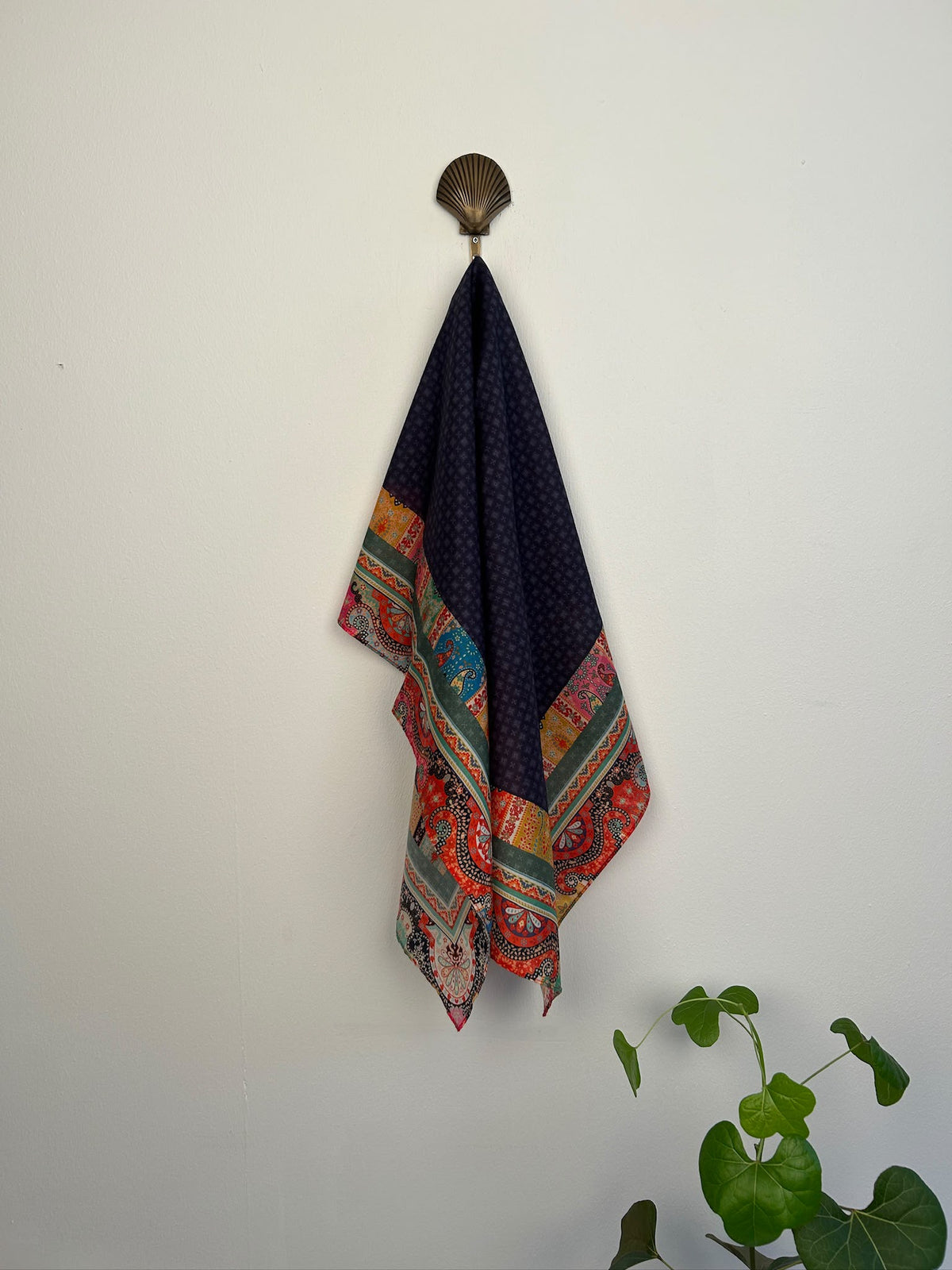 Scarf 70x70 cm no. 6047