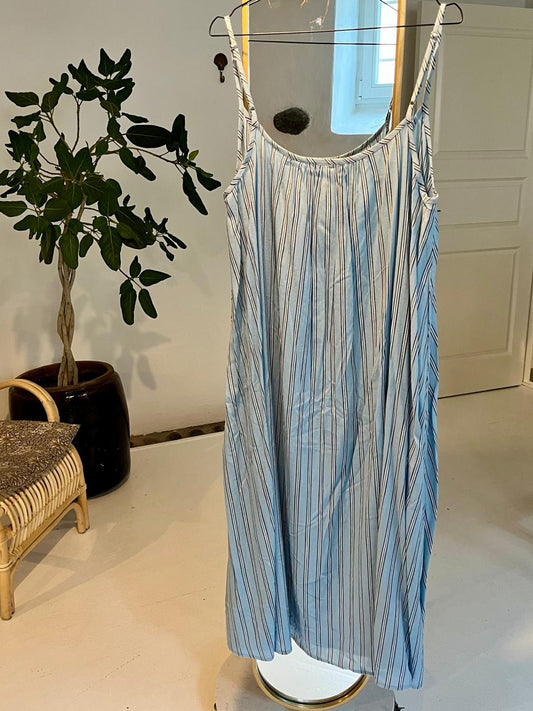 The Dress - Blue