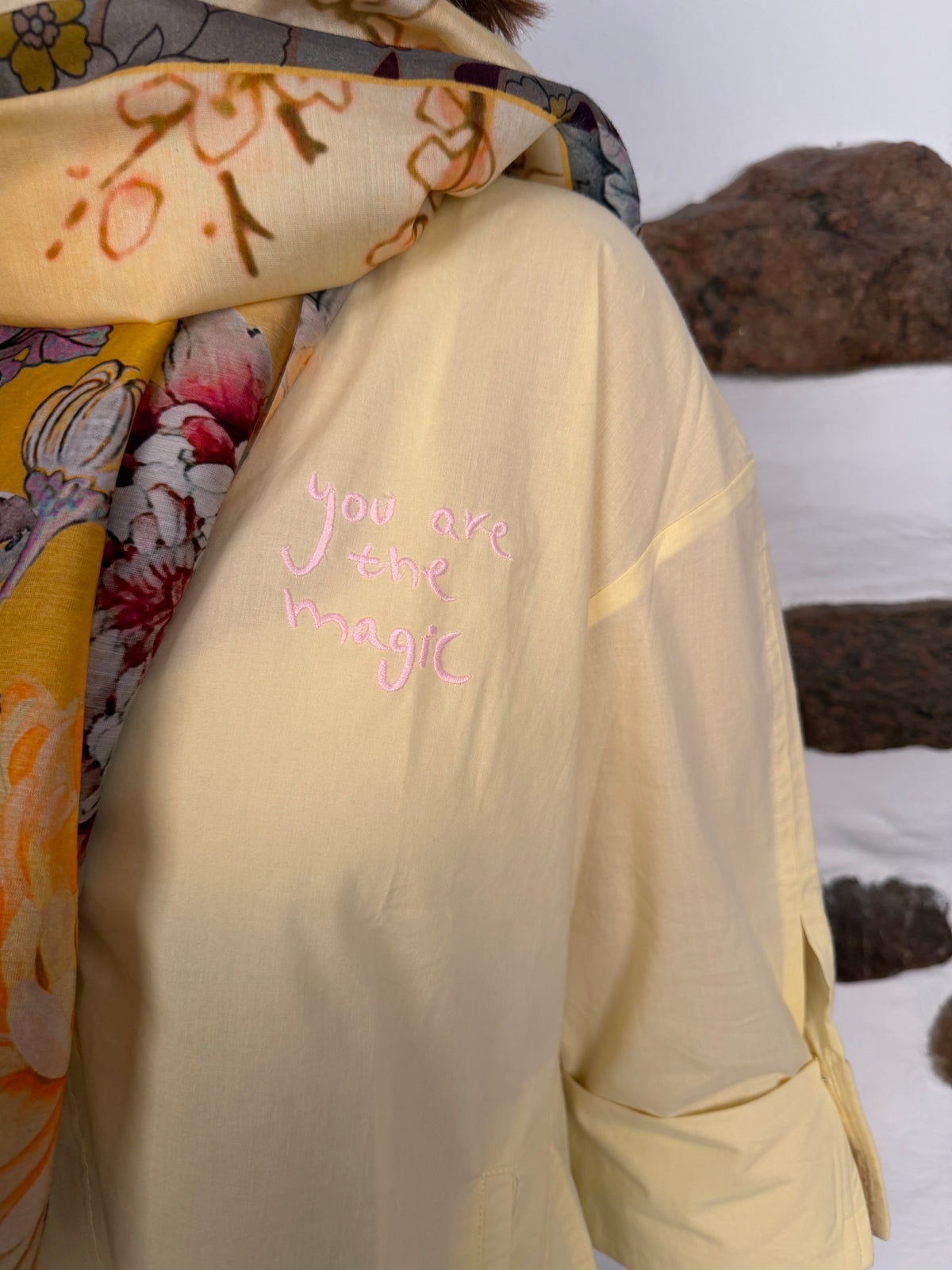Luna shirt magic - Butter yellow