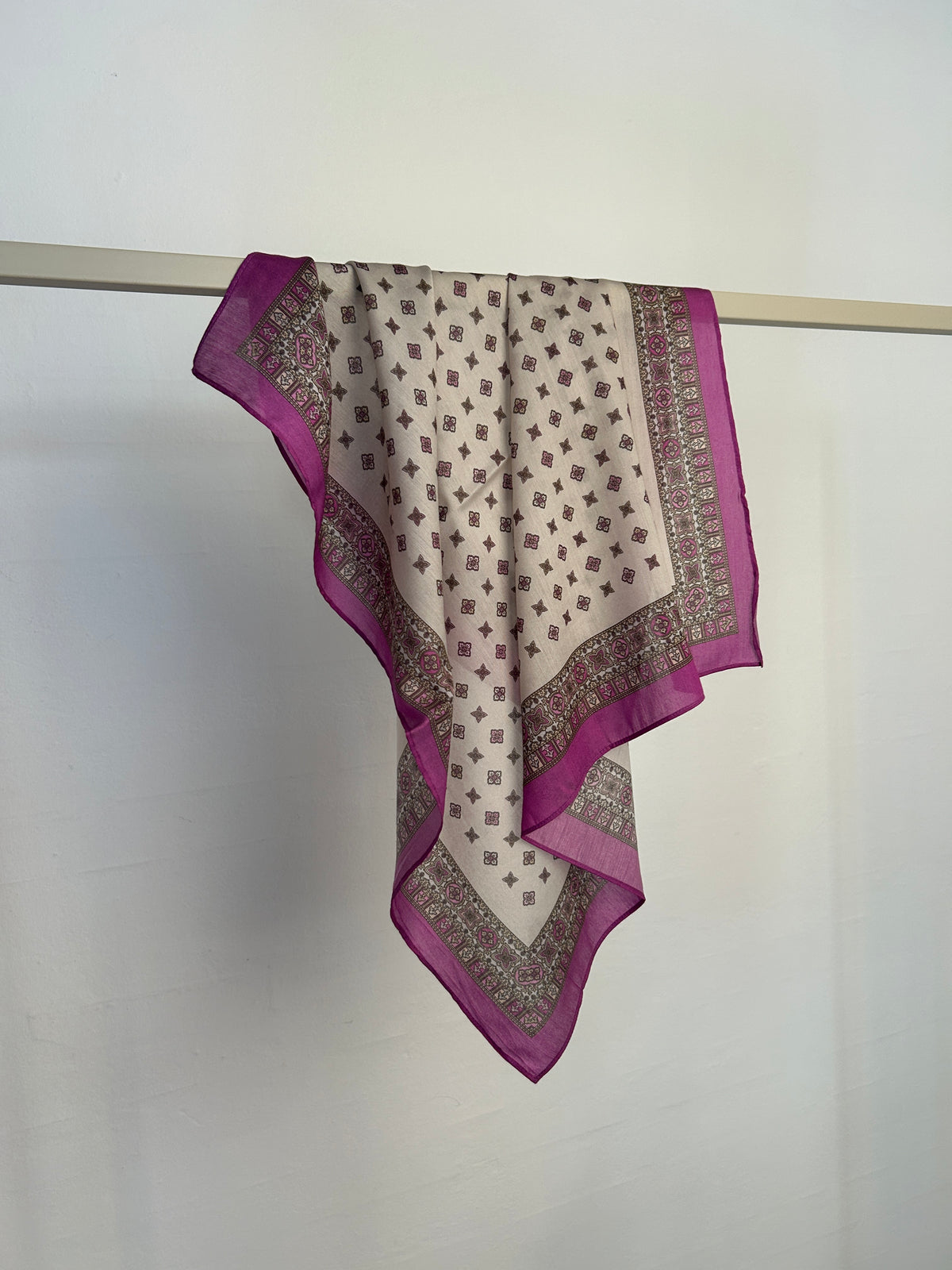 Scarf 70x70 cm no. 5421