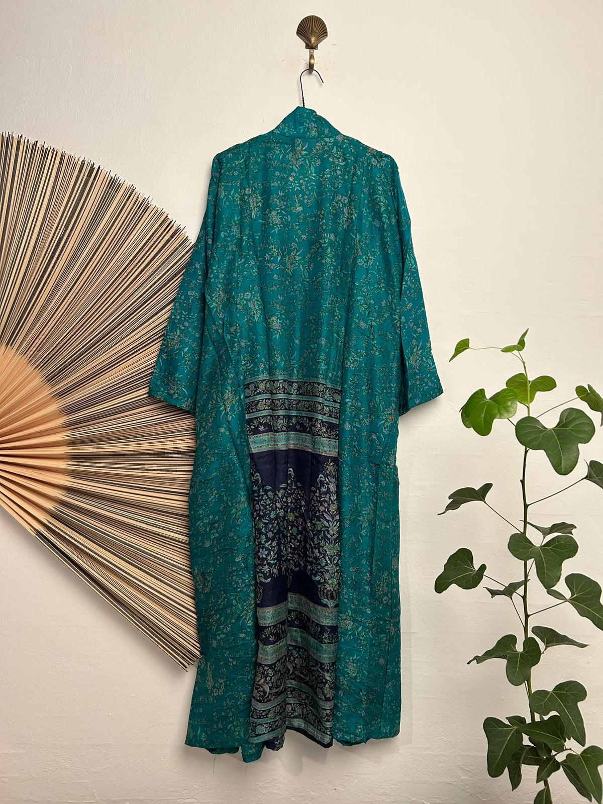 Queen Dress - L/XL 5701