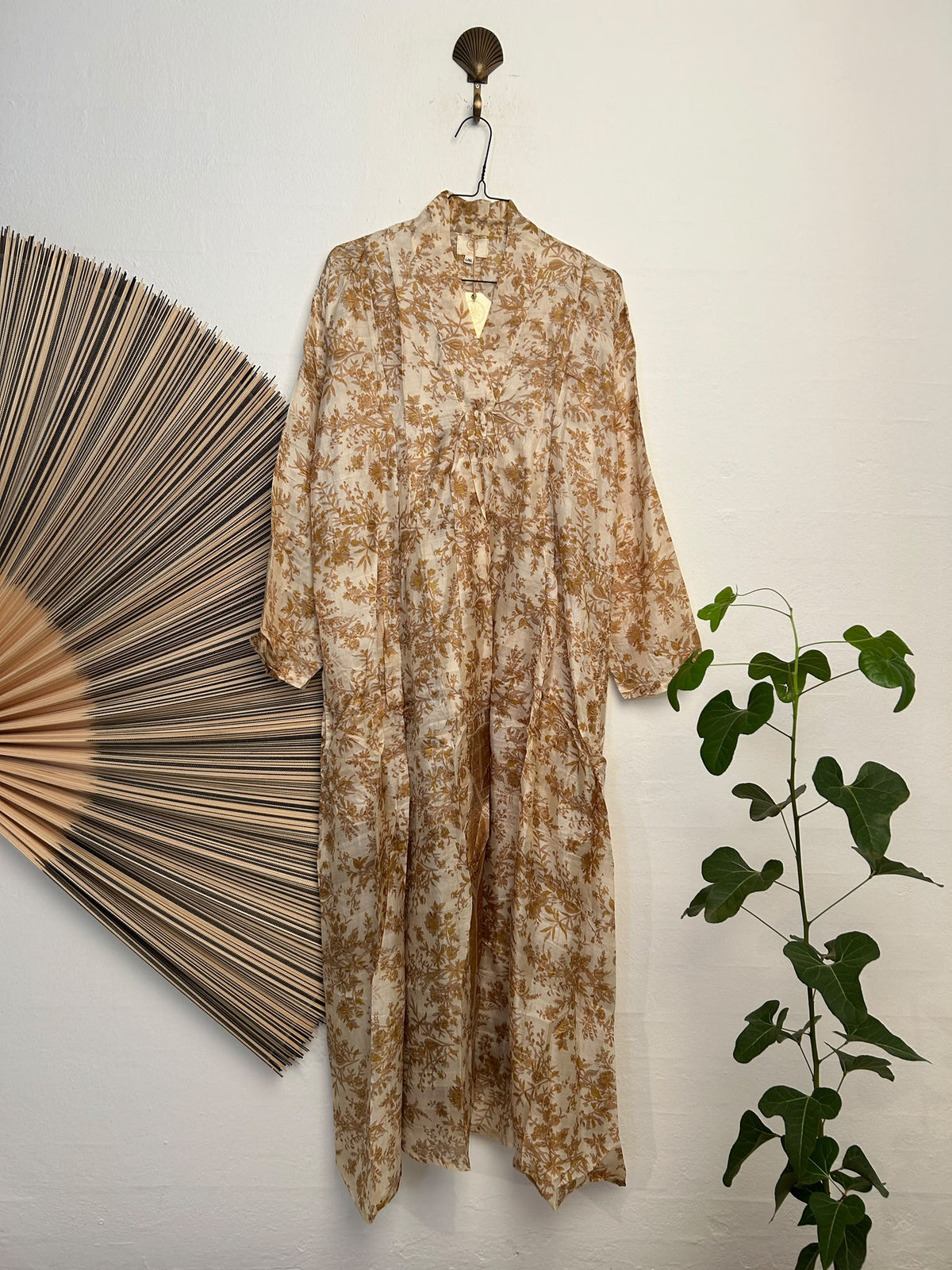 Queen Dress - L/XL 5704