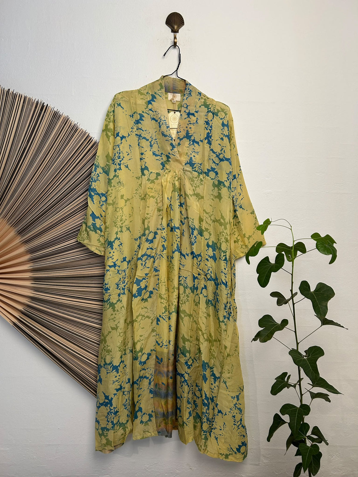 Queen Dress - L/XL 5722