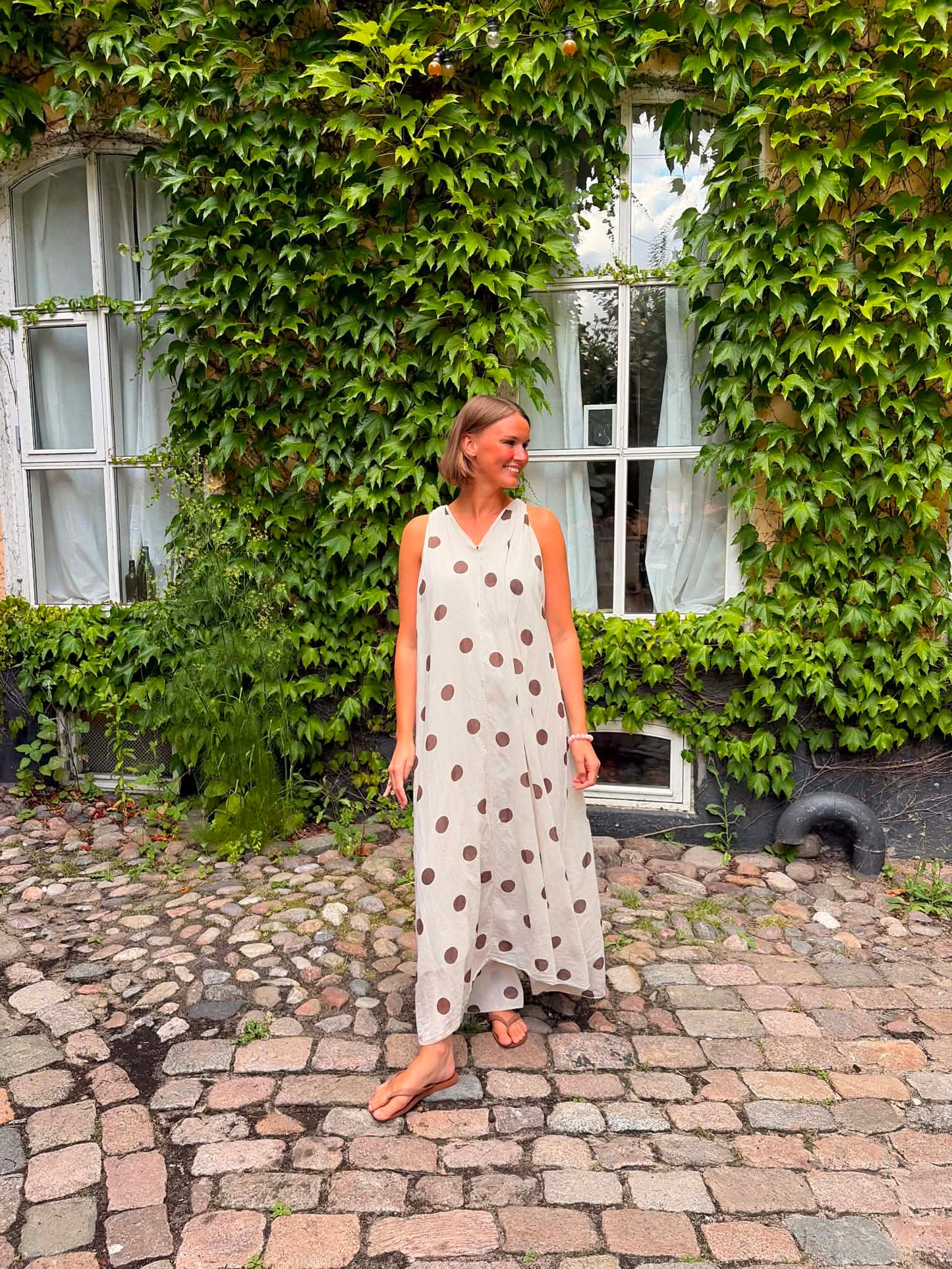 Coco Dress - Lys beige med chokoladebrun dot